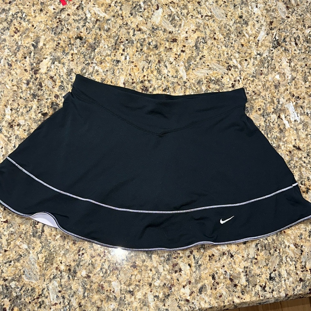 Nike Drifit black and white athletic skirt skort, small 4-6
